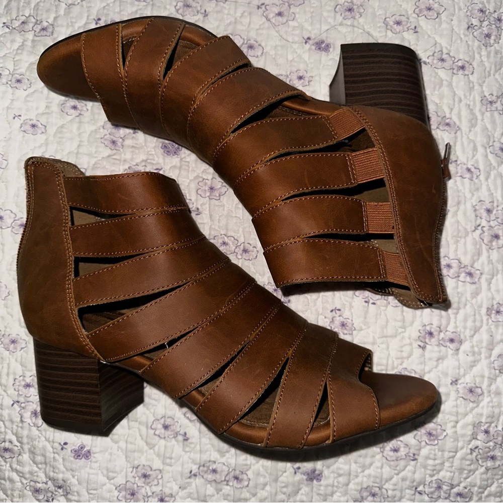 Aerosoles Women’s Midfield Ankle Booties Size 8